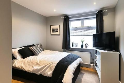 2 bedroom flat to rent, Kennington Road, London SE1