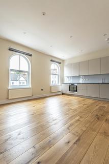 3 bedroom apartment to rent, Martell Road London SE21