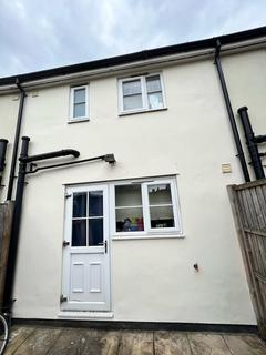 2 bedroom terraced house to rent, Kings Road West, Newbury RG14