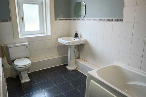 3 bedroom flat for sale, Kirkton Street, South Lanarkshire ML8