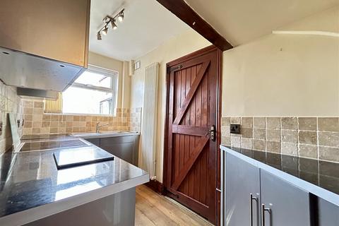 14 Defford Drive, Oldbury, B68 9RQ