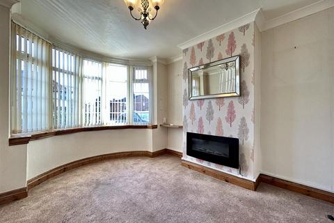 14 Defford Drive, Oldbury, B68 9RQ