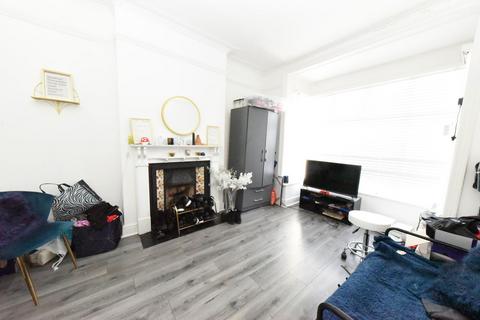 3 bedroom end of terrace house for sale, Fourth Avenue, Birmingham B29