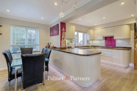 4 bedroom detached house for sale, Pinners Close, Essex CM0