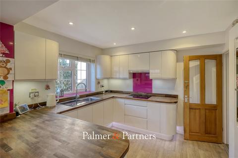 2 Pinners Close, Burnham-on-crouch, CM0 8QH