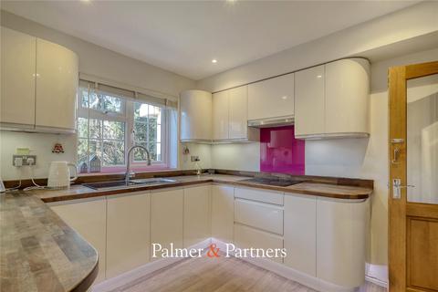 2 Pinners Close, Burnham-on-crouch, CM0 8QH