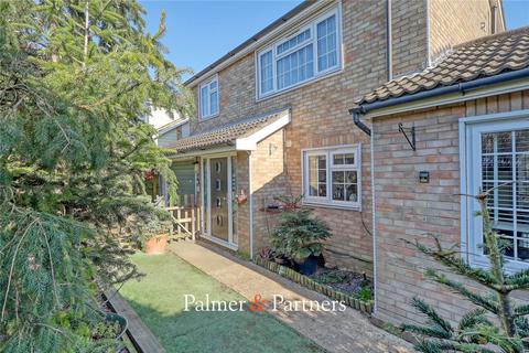 2 Pinners Close, Burnham-on-crouch, CM0 8QH