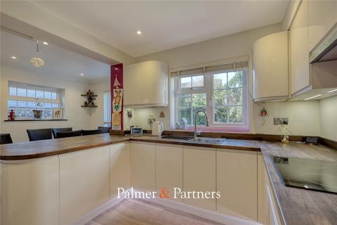 2 Pinners Close, Burnham-on-crouch, CM0 8QH