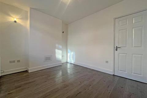 2 bedroom terraced house to rent, Wallet Street, Nottingham NG4