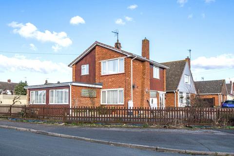 4 bedroom detached house for sale, Tretawn Gardens, Tewkesbury, Gloucestershire