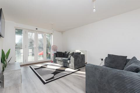 2 bedroom apartment for sale, Griffin Court, Gravesend DA11