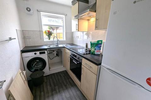 1 bedroom house to rent, Berkeley Road, London