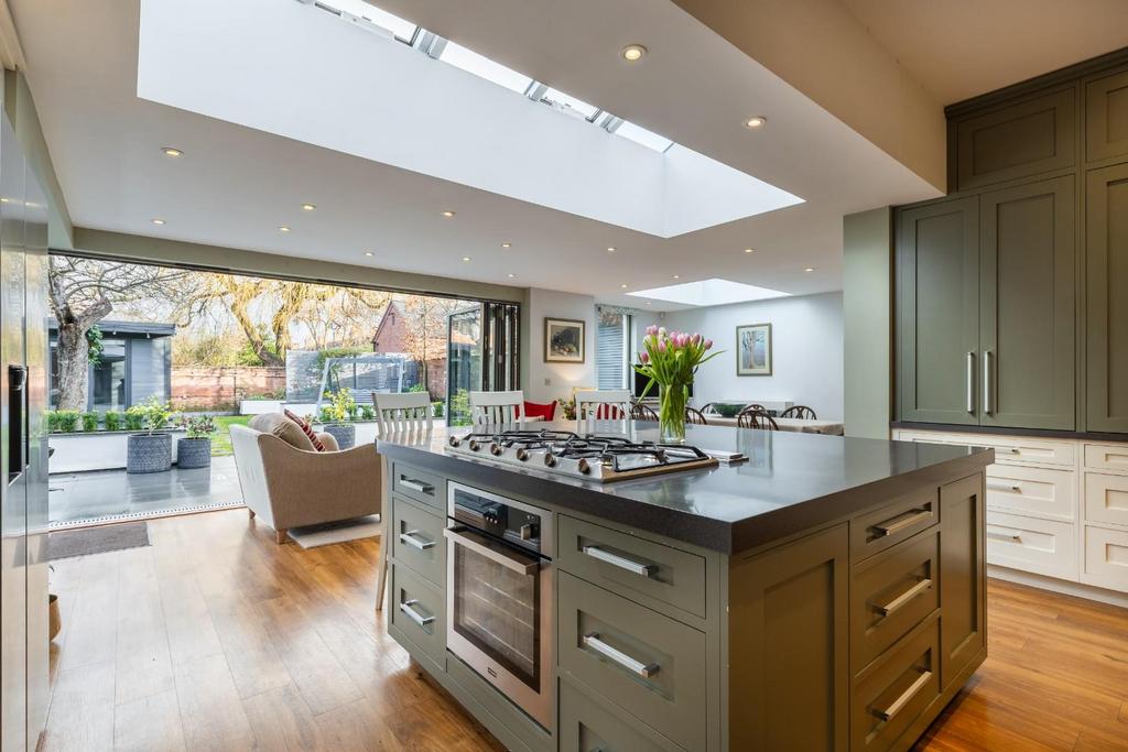 Kitchen-8.jpg