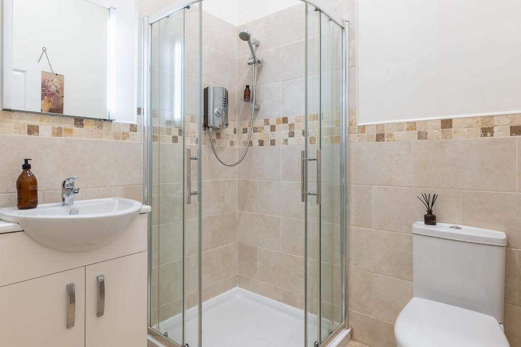 Shower room-1.jpg