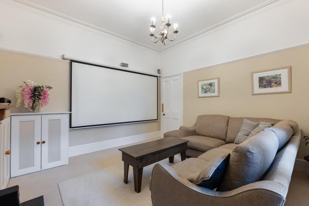 Tv room-2.jpg