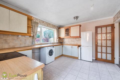 2 bedroom detached bungalow for sale, Rowan Road, Tadley RG26