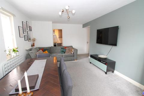 27 Bloxworth Close, Wallington, SM6 7NL