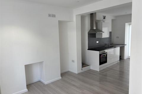 3 bedroom house share for sale, Hanover Street, Swansea