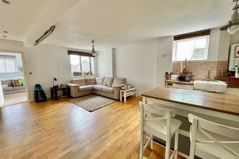 2 bedroom flat for sale, 14 South Road, Newhaven