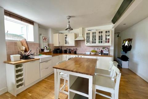 2 bedroom flat for sale, 14 South Road, Newhaven