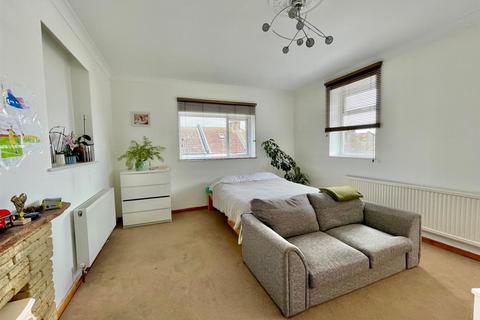 2 bedroom flat for sale, 14 South Road, Newhaven