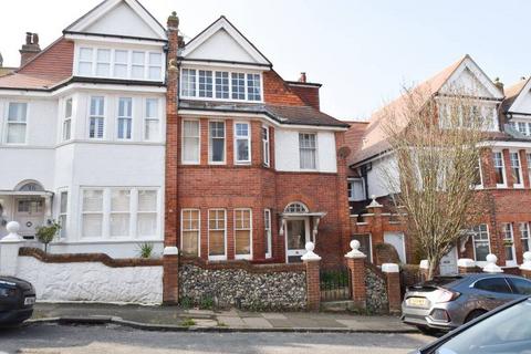 1 bedroom flat for sale, South Cliff Avenue, Eastbourne BN20