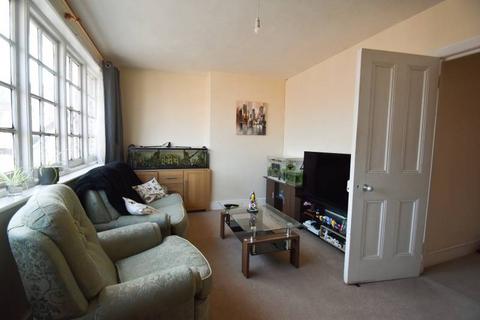 1 bedroom flat for sale, South Cliff Avenue, Eastbourne BN20