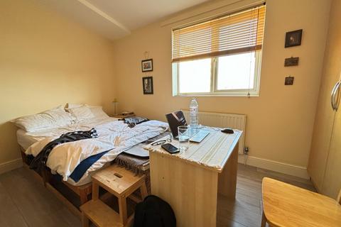 2 bedroom flat to rent, Moore House, Willow Way, Sydenham, SE26