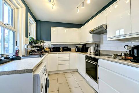 2 bedroom semi-detached house for sale, Somerset Avenue, Bordon GU35