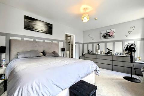 2 bedroom semi-detached house for sale, Somerset Avenue, Bordon GU35
