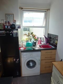 2 bedroom flat to rent, Hendy Street, Cardiff CF23