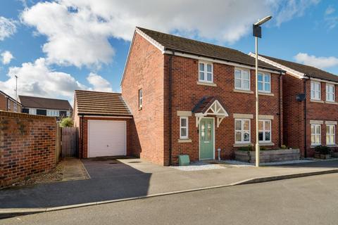 3 bedroom detached house for sale, Silks Way, Andover, SP11 6UU