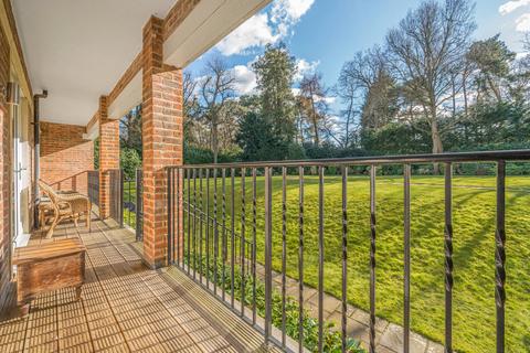 2 bedroom flat for sale, The Villiers, Gower Road, Weybridge, KT13