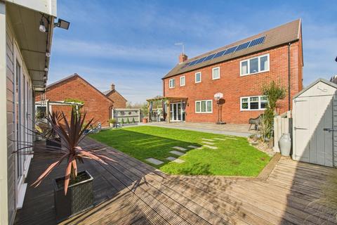 8 Mere Close, Rushwick, Worcester, WR2 5TY