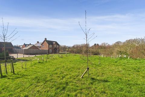 8 Mere Close, Rushwick, Worcester, WR2 5TY