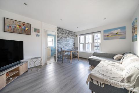 1 bedroom flat for sale, Patmos Road, Oval