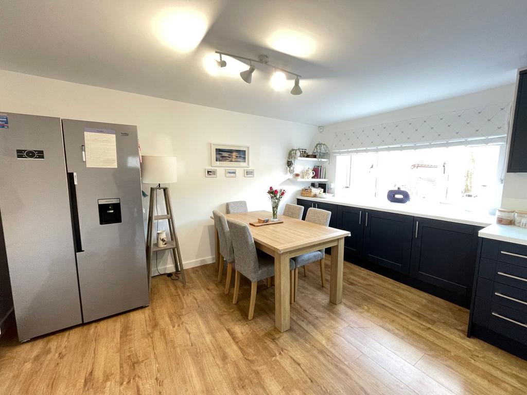 Dining kitchen
