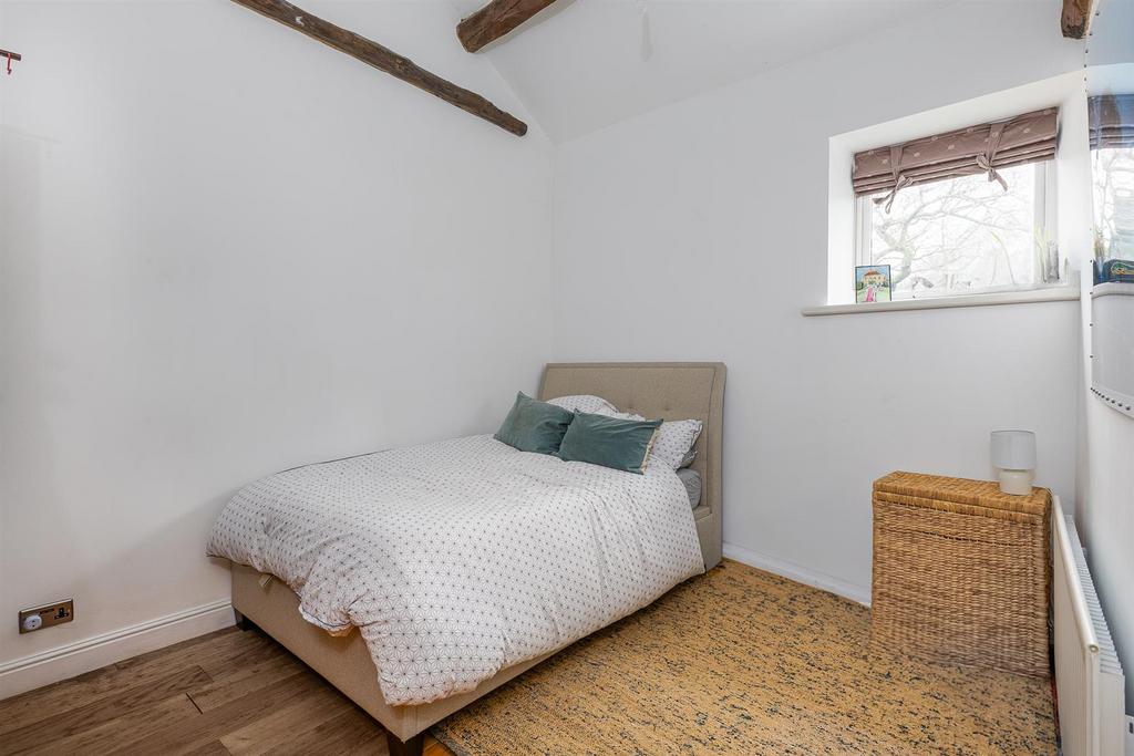 Rear bedroom