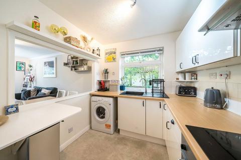 1 bedroom flat for sale, Manor Road, Twickenham TW2