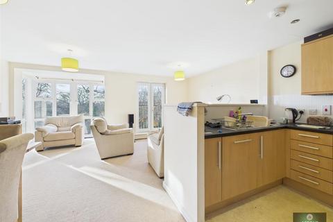 2 bedroom flat for sale, Stone Court, Worth RH10