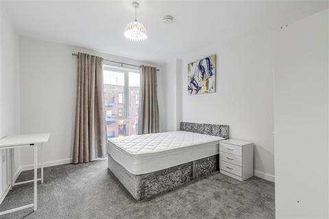 2 bedroom flat to rent, Vousden Grove, London SE28