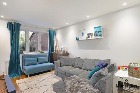 32 Garnon Mead, Coopersale, Epping, CM16 7RN