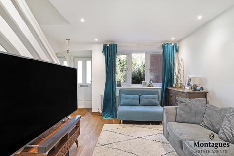 32 Garnon Mead, Coopersale, Epping, CM16 7RN