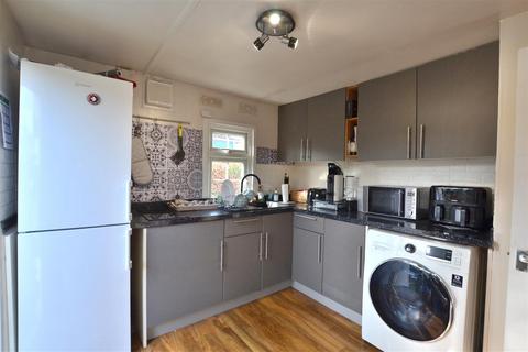 1 bedroom mobile home for sale, Rowan Dale, Grange Estate, Church Crookham GU52