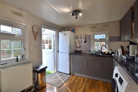 1 bedroom mobile home for sale, Rowan Dale, Grange Estate, Church Crookham GU52