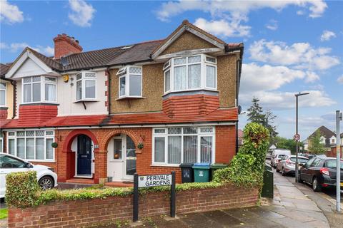 3 bedroom end of terrace house to rent, Perivale Gardens, Watford, WD25