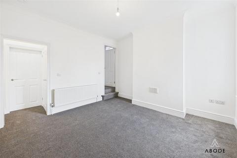 3 bedroom end of terrace house to rent, Ferry Street, Burton-On-Trent DE15