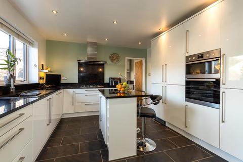 4 bedroom detached house for sale, Wellington Road, Burton Joyce, Nottingham