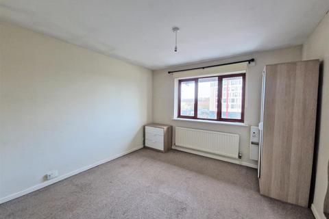 3 bedroom end of terrace house to rent, Bristol Road South, Rednal, Birmingham, West Midlands, B45