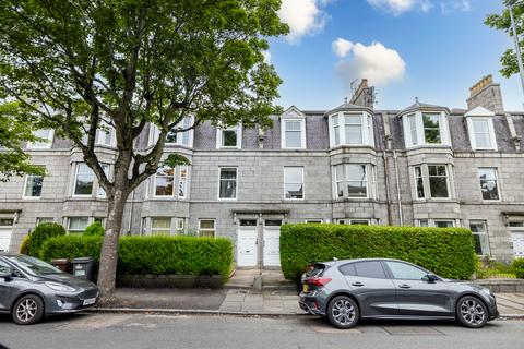 2 bedroom apartment to rent, Forest Avenue, Aberdeen AB15